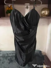 Vand rochii detalii în privat 