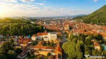 Resedinta istorica,cu teren privat,pivnita,pod,foisor,detali