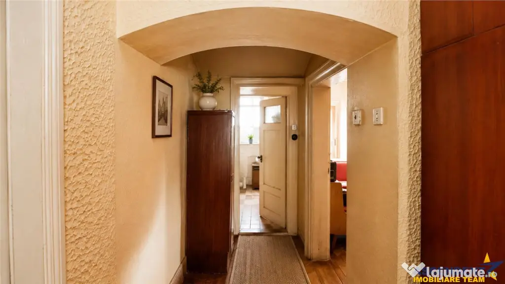 Resedinta istorica,teren privat,pivnita,pod,foisor,detalii o - Brasov (Brasov)