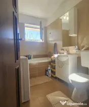 Vand apartament 3 camere 58 mp+balcoane 10mp zona Tineretulu