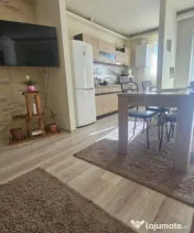 Vand apartament 3 camere 58 mp+balcoane 10mp zona Tineretulu