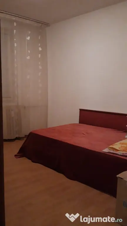 Vând apartament 3 camere Rahova