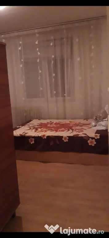 Vând apartament 3 camere Rahova