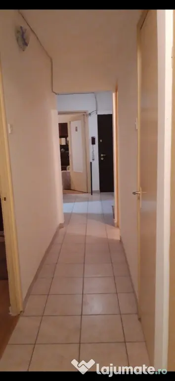 Vând apartament 3 camere Rahova