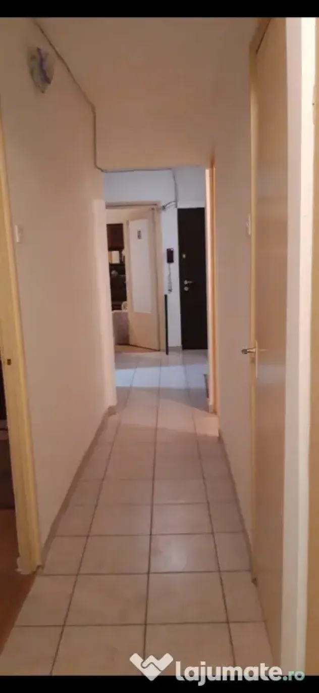 Vând apartament 3 camere Rahova