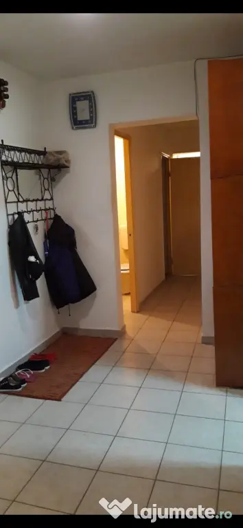 Vând apartament 3 camere Rahova