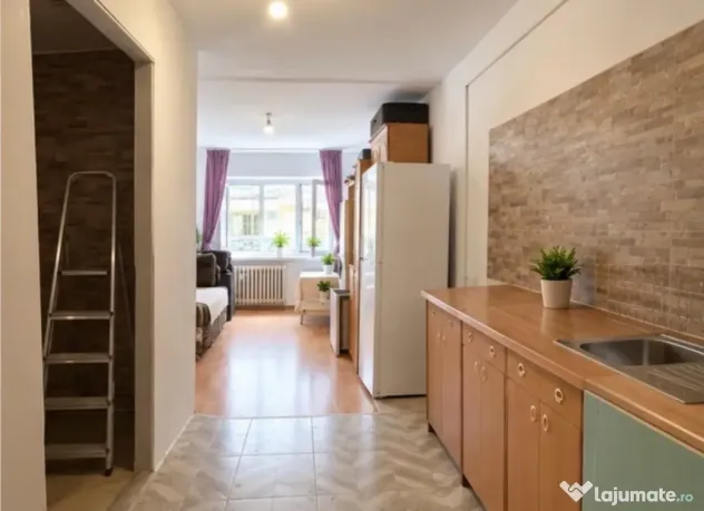 Camera de camin, zona Sarari, 21 mp, parter - Craiova (Dolj)