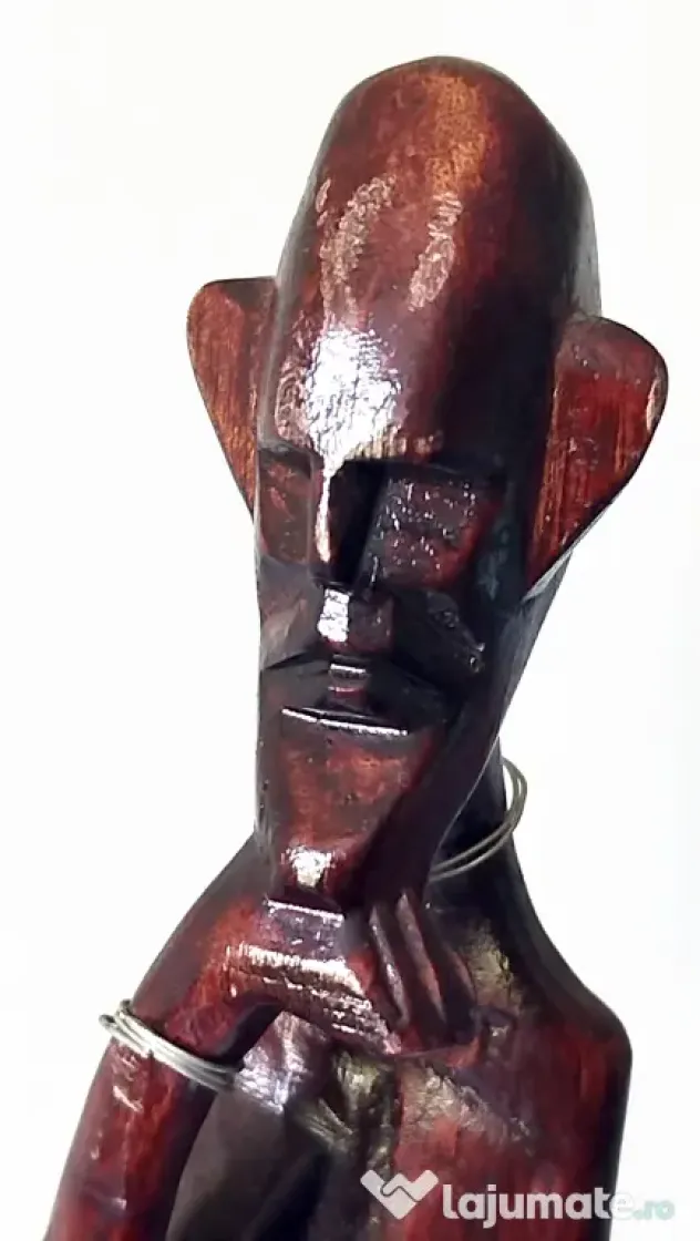 Set 3 statuete in stil african, din lemn sculptat, pictate manual