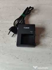 Canon EOS 2000D,24.1 MP, Negru + Obiectiv EF-S 18-55mm DC III 