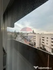 Apartament cu 3 camere de închiriat în zona Central 