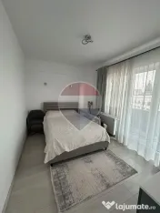 Apartament cu 3 camere de închiriat în zona Central 