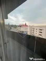 Apartament cu 3 camere de închiriat în zona Central 