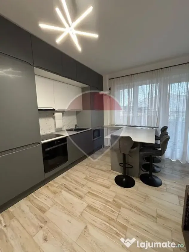 Apartament cu 3 camere de închiriat în zona Central - Suceava (Suceava)