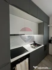 Apartament cu 3 camere de închiriat în zona Central 