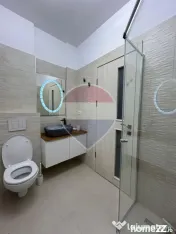 Apartament cu 3 camere de închiriat în zona Central