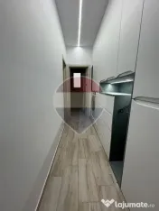 Apartament cu 3 camere de închiriat în zona Central 