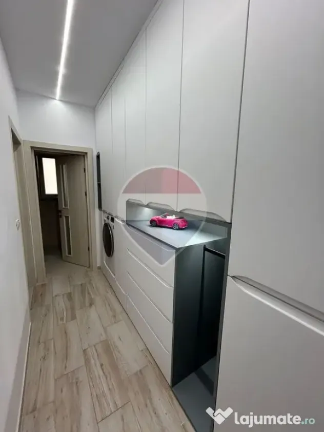 Apartament cu 3 camere de închiriat în zona Central - Suceava (Suceava)
