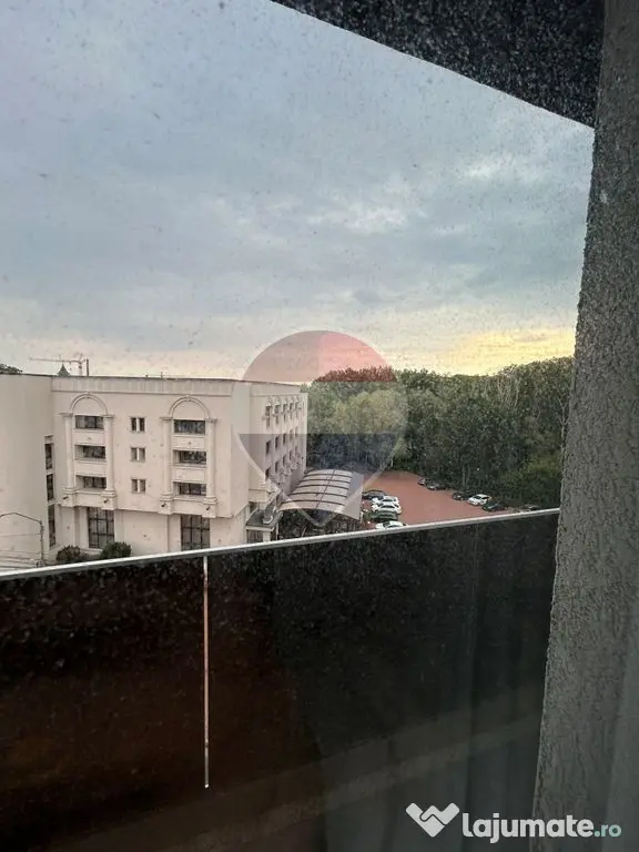 Apartament cu 3 camere de închiriat în zona Central - Suceava (Suceava)