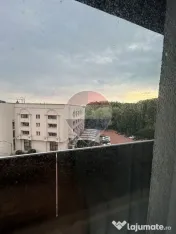 Apartament cu 3 camere de închiriat în zona Central 