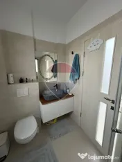 Apartament cu 3 camere de închiriat în zona Central 