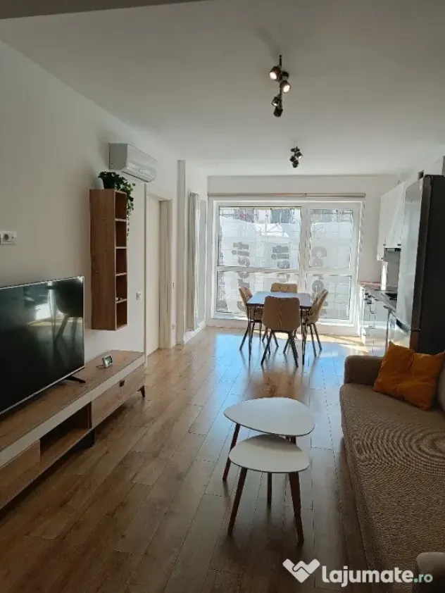 Apartament 2 camere tip studio + loc de parcare + boxa Tractorul - Brasov (Brasov)