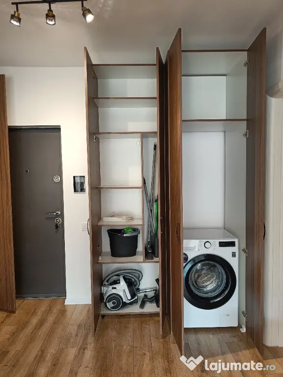 Apartament 2 camere tip studio + loc de parcare + boxa Tractorul - Brasov (Brasov)