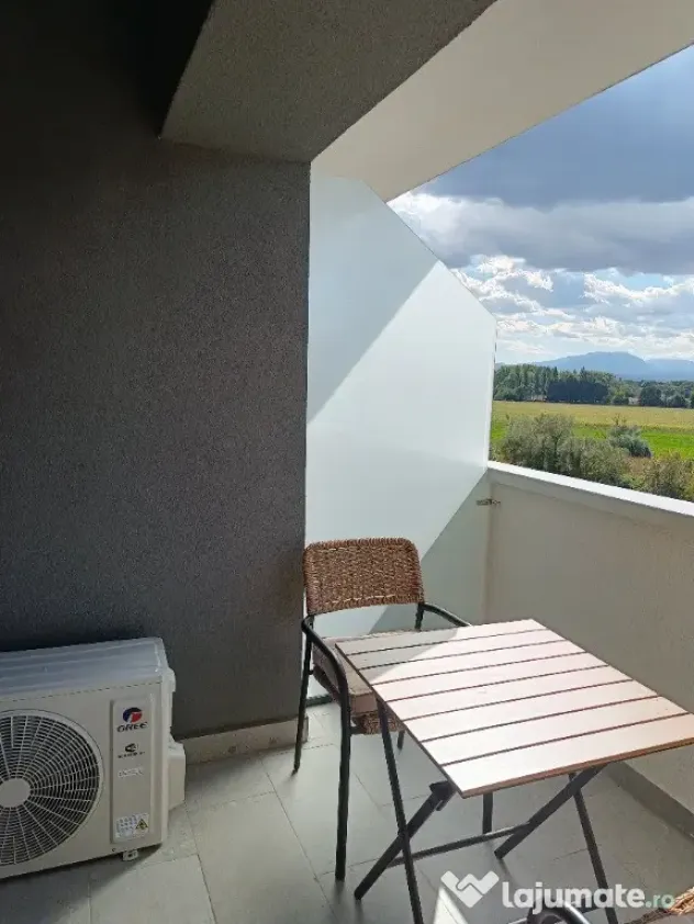 Apartament 2 camere tip studio + loc de parcare + boxa Tractorul - Brasov (Brasov)