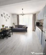 Vand apartament 3 camere +terasa 8mp zona Teilor