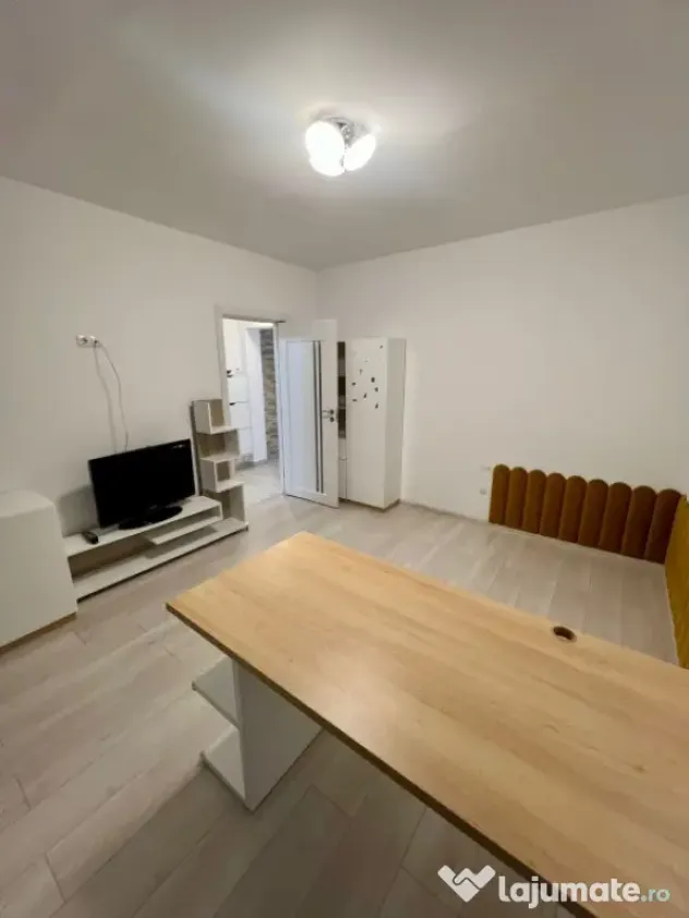 Apartament de vanzare semidecomandat ,3 camere 65,63 mp , zo - Floresti (Cluj)