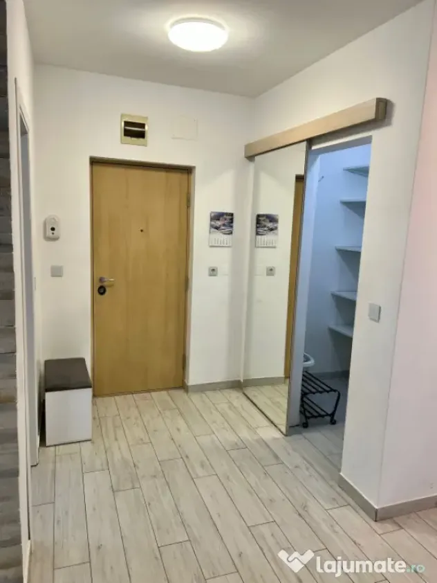 Apartament de vanzare semidecomandat ,3 camere 65,63 mp , zo - Floresti (Cluj)