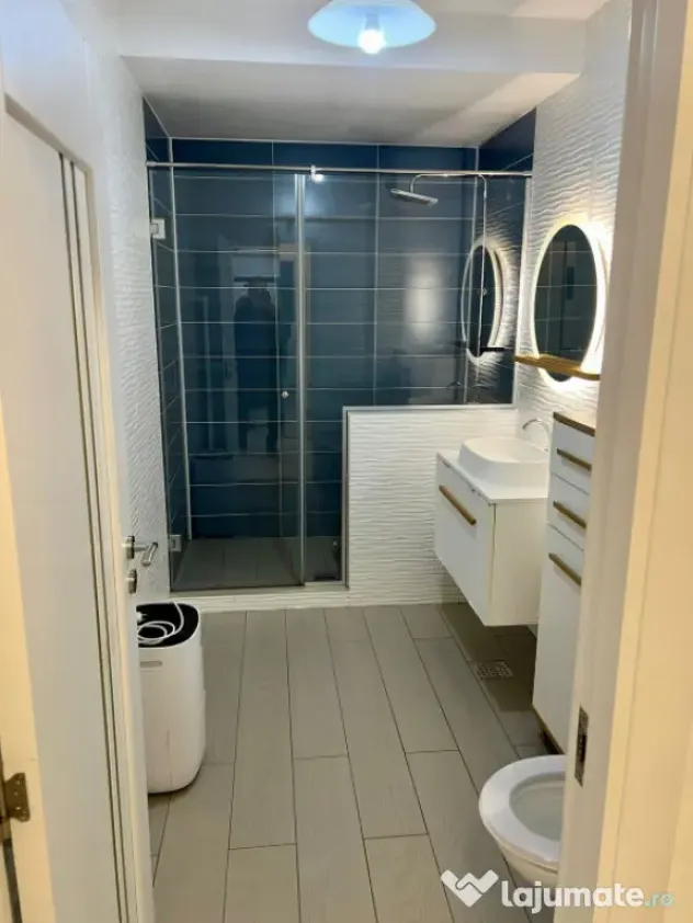 Apartament de vanzare semidecomandat ,3 camere 65,63 mp , zo - Floresti (Cluj)