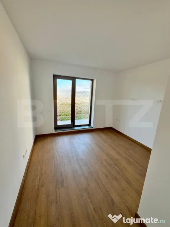 Apartament cu 2 camere, decomandat, cu terasă/ grădină de - Brasov (Brasov)