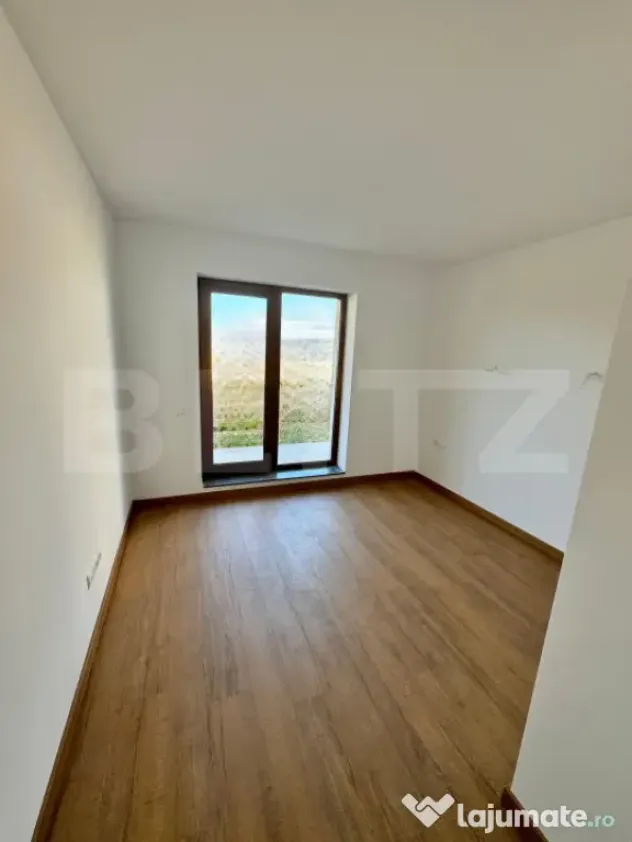Apartament cu 2 camere, decomandat, cu terasă/ grădină de - Brasov (Brasov)
