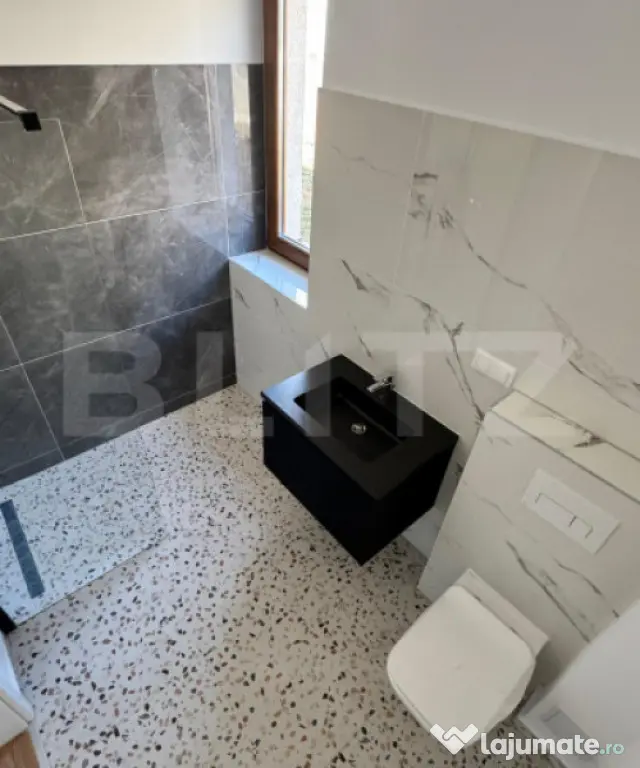 Apartament cu 2 camere, decomandat, cu terasă/ grădină de - Brasov (Brasov)