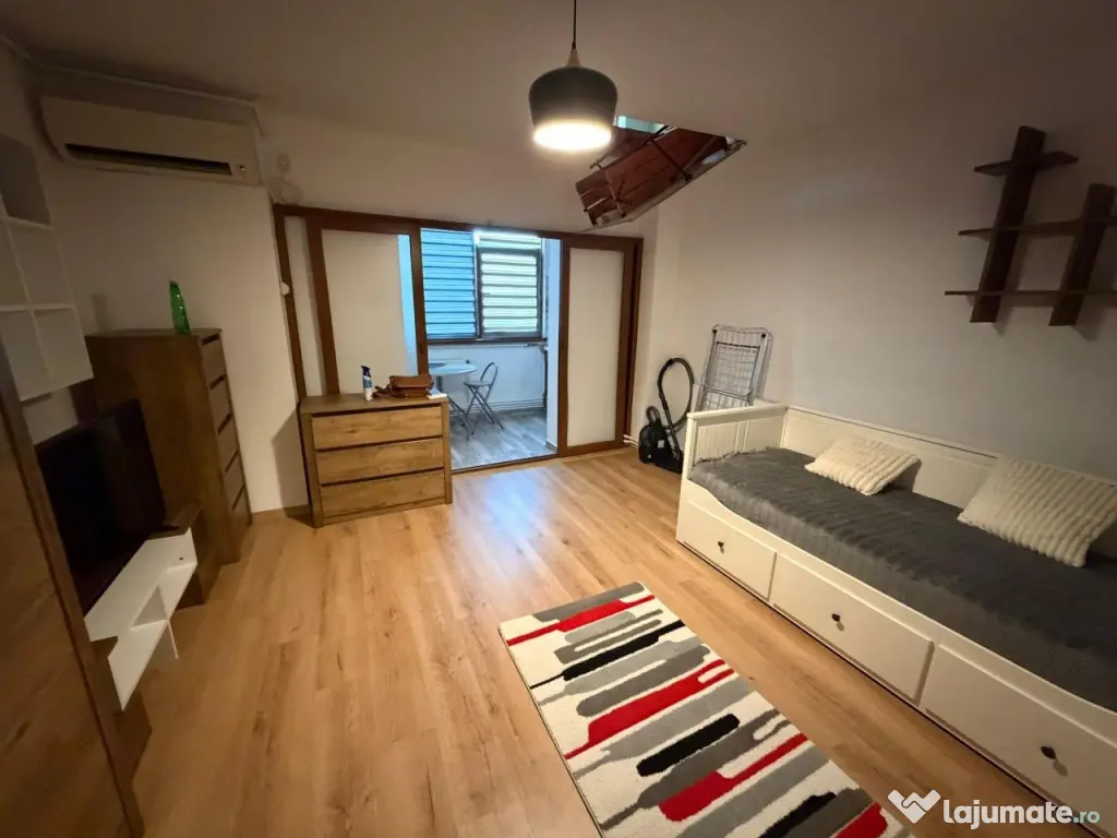 Baba novac dristor zona compozitori - Bucuresti (Bucuresti-Ilfov)