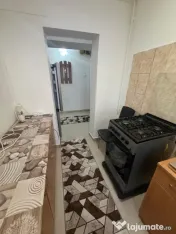 Apartament 2 camere semidecomandat , cu centrala , Craiovita 