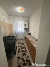 Apartament 2 camere semidecomandat , cu centrala , Craiovita 