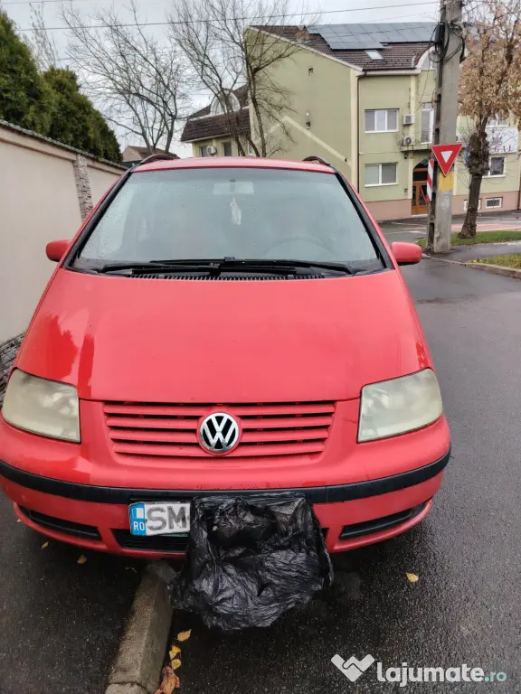 Vând Volkswagen Sharan
