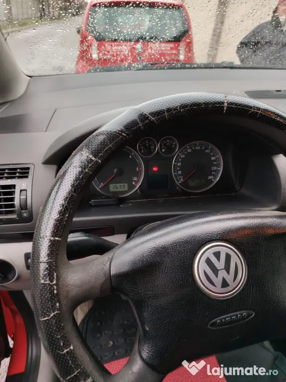 Vând Volkswagen Sharan