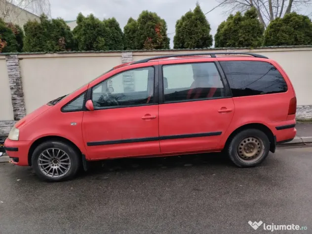 Vând Volkswagen Sharan