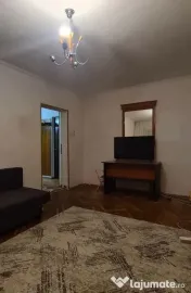 De vanzare apartament cu 2 camere, central, Bloc BR, et. ... 