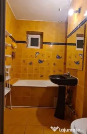 De vanzare apartament cu 2 camere, central, Bloc BR, et. ... 