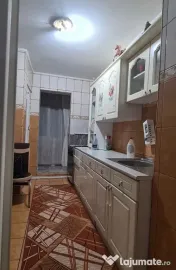 De vanzare apartament cu 2 camere, central, Bloc BR, et. ... 