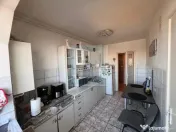 Apartament 3 camere - zona Astra / Calea București