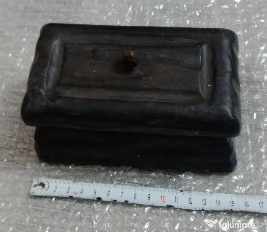 Cutiuta din lemn negru 15 cm. lungime bijuterii