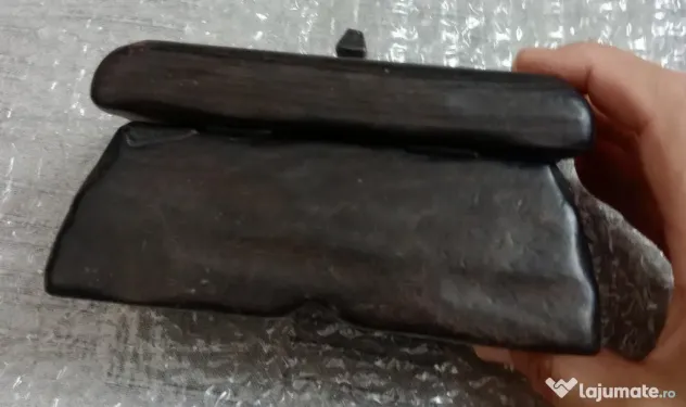 Cutiuta din lemn negru 15 cm. lungime bijuterii