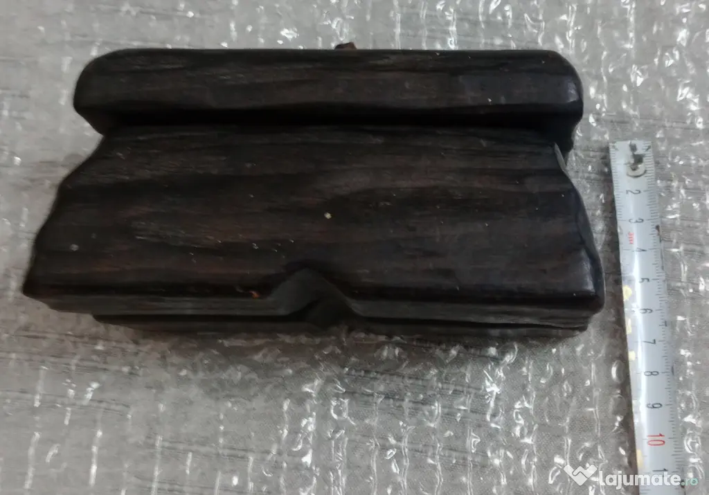 Cutiuta din lemn negru 15 cm. lungime bijuterii