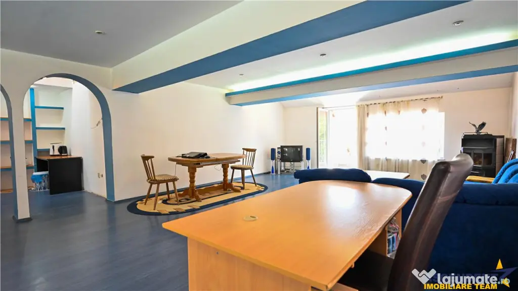 FILM3D!Casa arhitectura flexibila:2 unitati,500mp teren,locu - Brasov (Brasov)