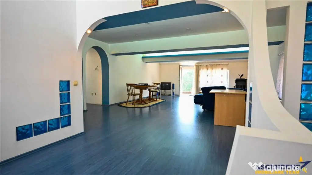 FILM3D!Casa arhitectura flexibila:2 unitati,500mp teren,locu - Brasov (Brasov)