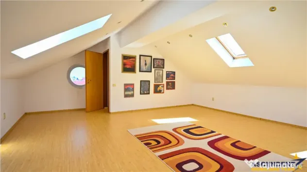 FILM3D!Casa arhitectura flexibila:2 unitati,500mp teren,locu - Brasov (Brasov)